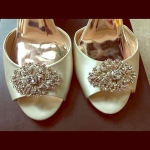 Badgley Mischka Wedges Size 11